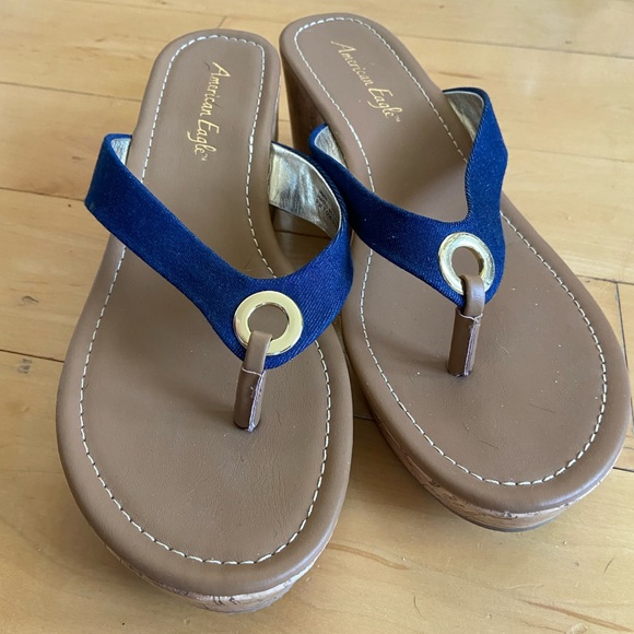 New Size 9 American Eagle wedge sandals - Picture 1 of 2